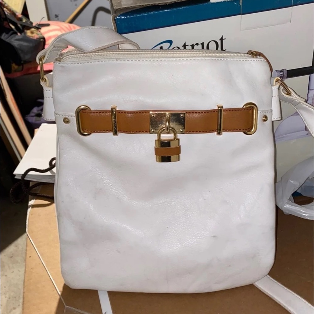 Cross body purse